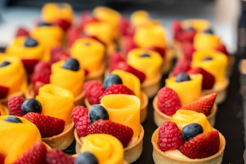 Mango and mixed berry fruit tarts